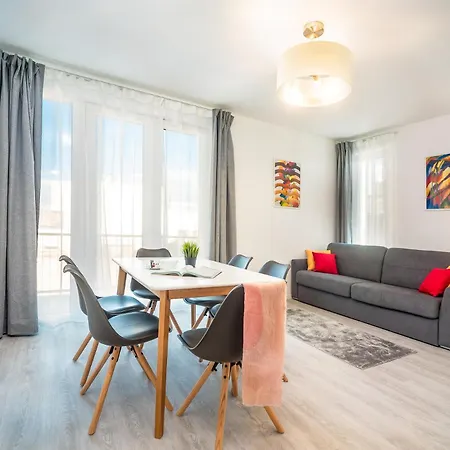 Sunlit Heaven 2-Bdr Apartments Budapest Exterior photo