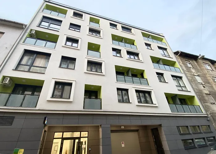 Sunlit Heaven 2-Bdr Apartments